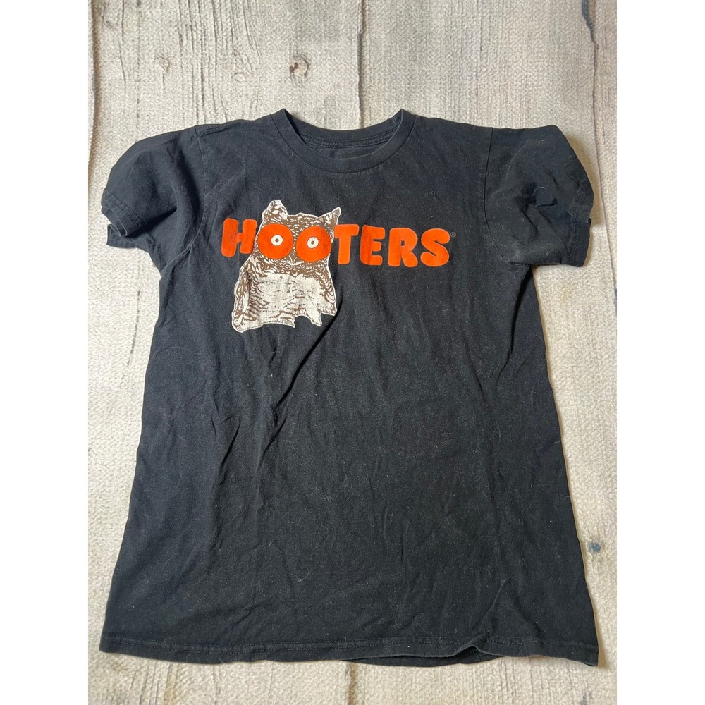 Hooters Graphic T-Shirt Women S Black Y2K Streetwear Retro Kitsch Tee‎